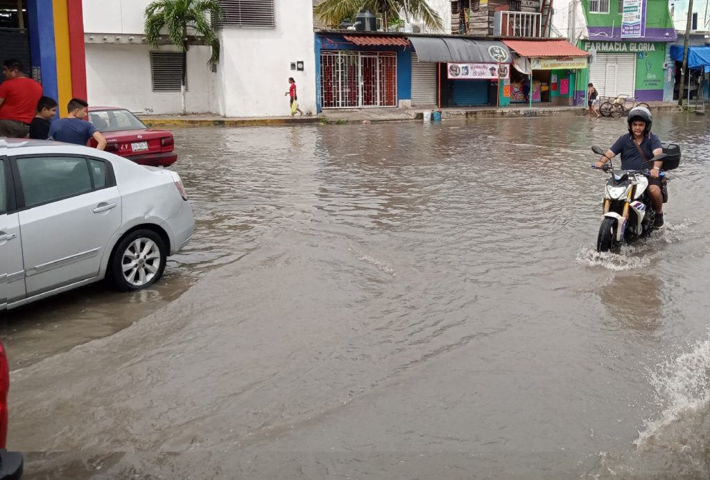 Protección Civil de Ciudad del Carmen toma medidas por fenómeno de pleamar
