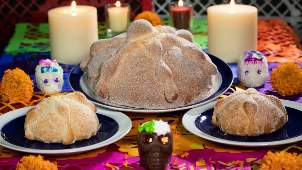 Se preparan panaderos carmelitas para el Día de Muertos
