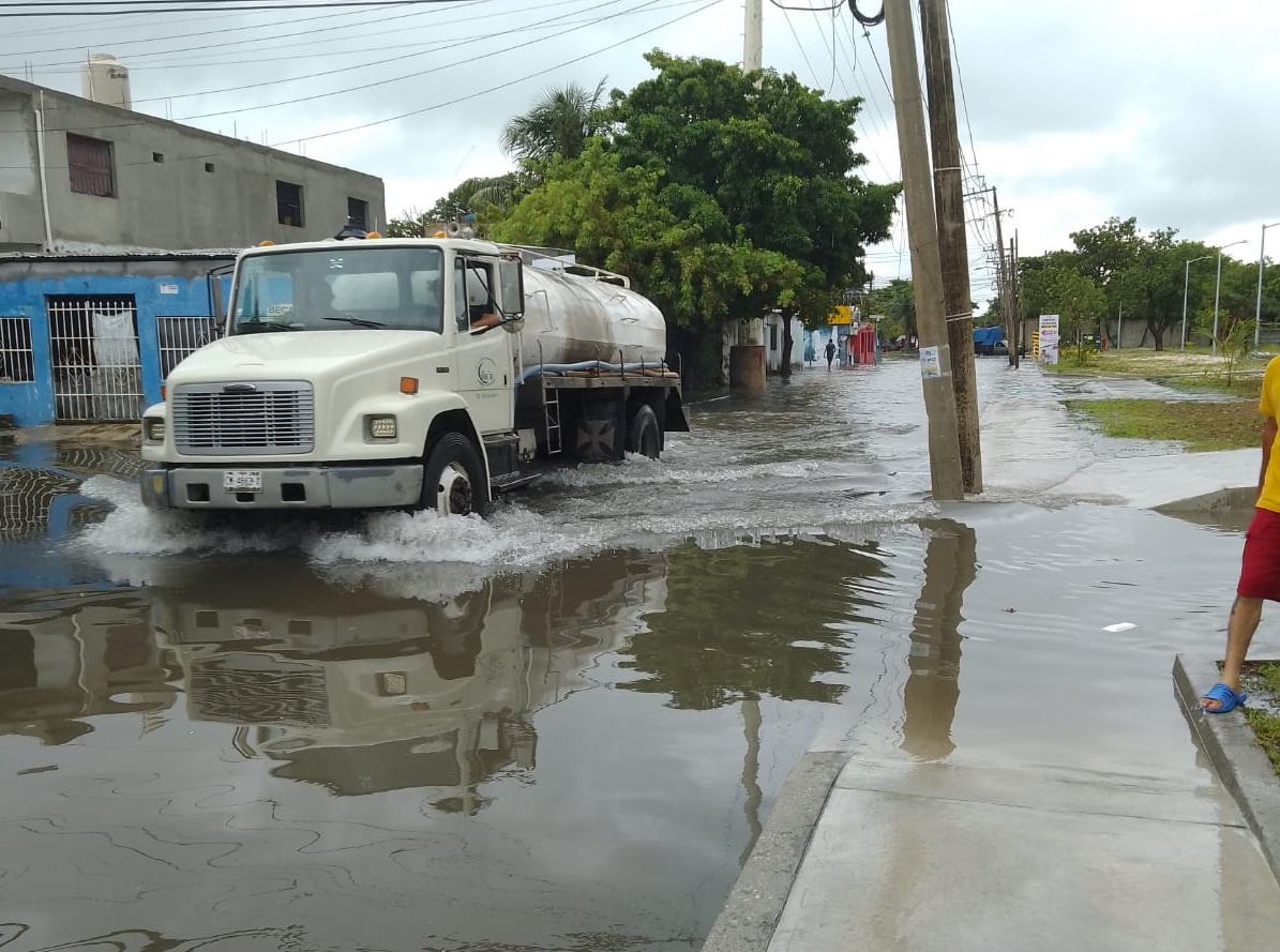 Lluvias intensas del frente frío número 4 dejó varias calles inundadas de Ciudad del Carmen