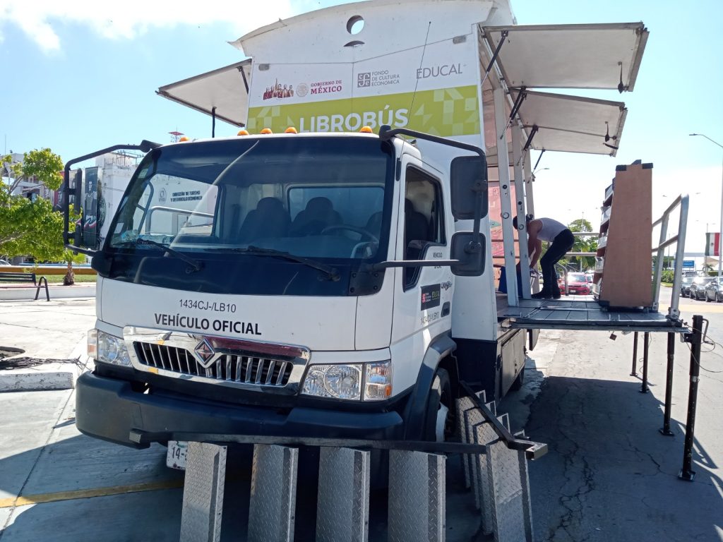 Llega el Librobús a Ciudad del Carmen