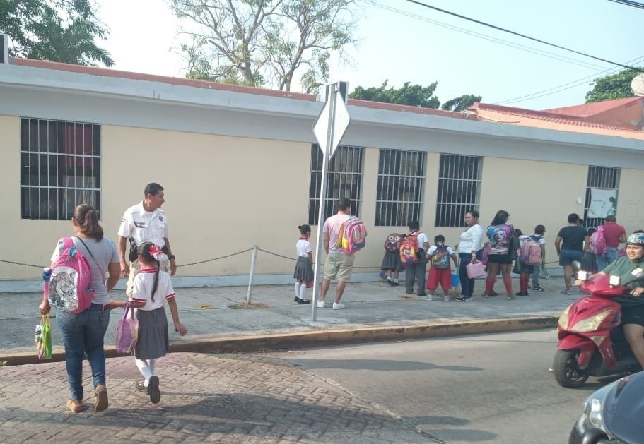 Se invierte 900 mdp para mantenimiento preventivo y correctivo en las escuelas de Campeche