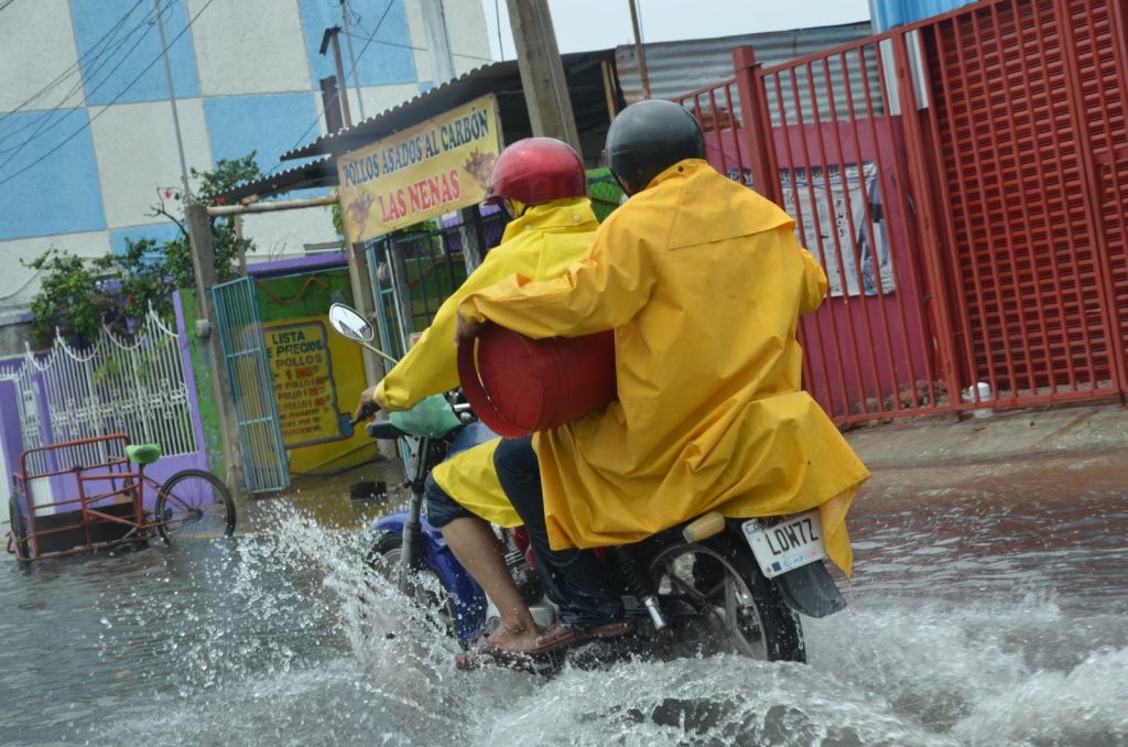 Protección Civil de Ciudad del Carmen toma medidas por fenómeno de pleamar
