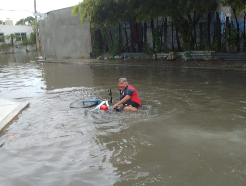 Lluvias intensas del frente frío número 4 dejó varias calles inundadas de Ciudad del Carmen