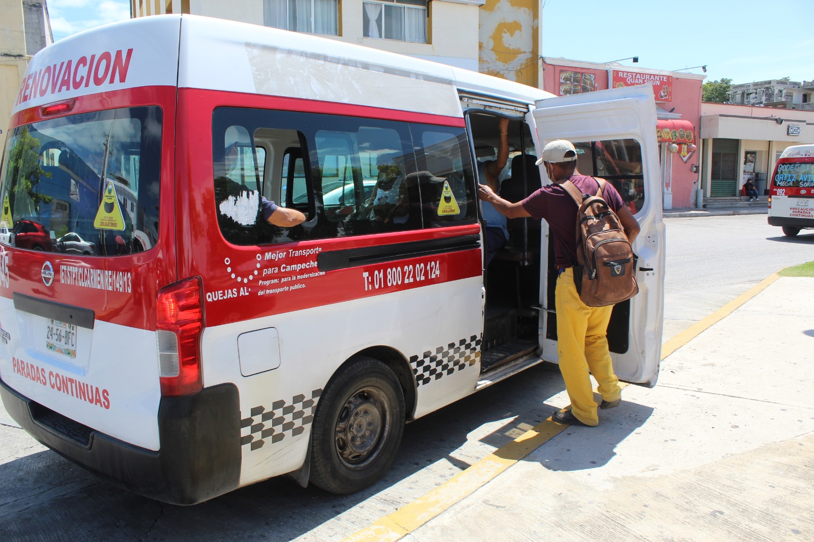 Infraccionan a conductores de combis de Ciudad del Carmen