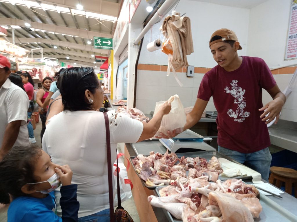 Precio estable al kilogramo de pollo en el mercado AFA de Ciudad del Carmen