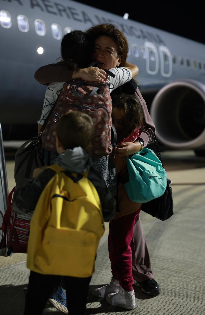 Arriba al AIFA avión de la FAM, tras nuevo rescate de mexicanos