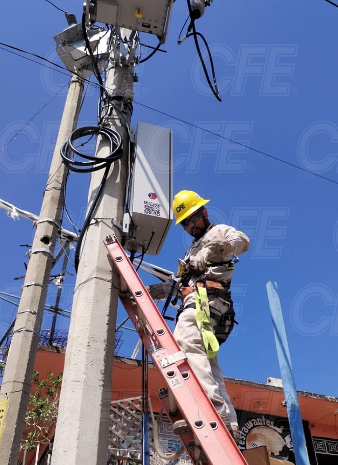 CFE asegura que Acapulco tendrá energía eléctrica al 100% este martes