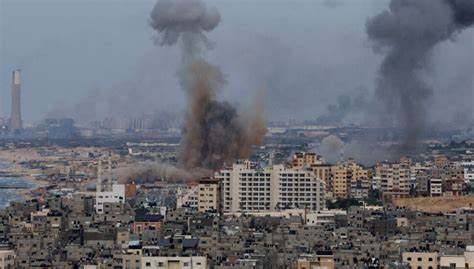 Hombres armados de Hamas atacan Israel con bombas desde Gaza
