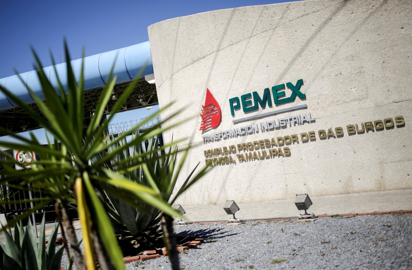Anticipa Pemex finalizar el período con una drástica disminución de filiales