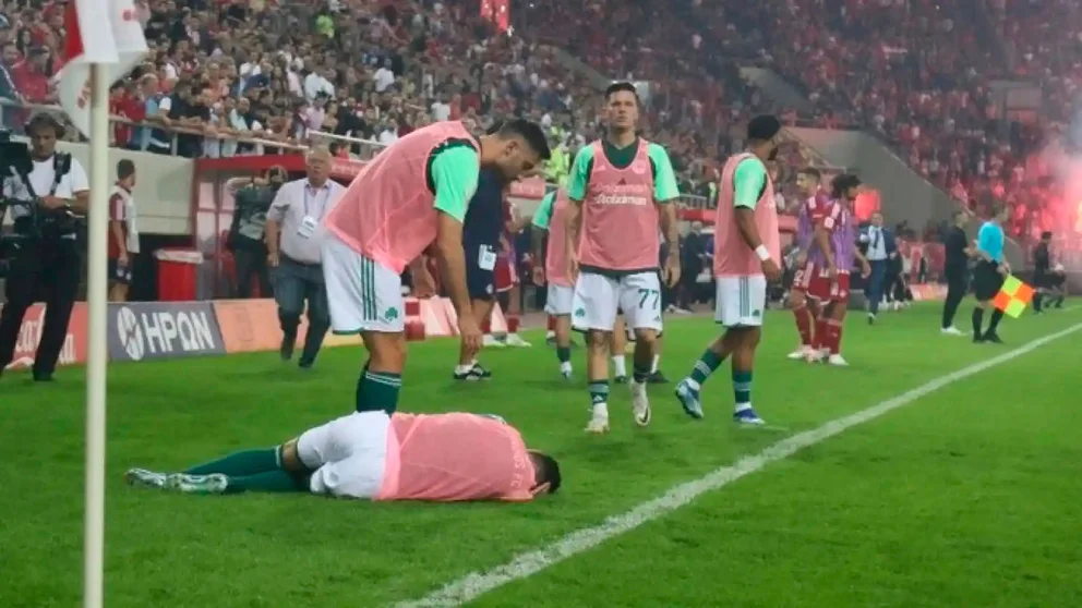 El futbolista español Juankar sufre perdida paulatina de la audición tras caerle un petardo