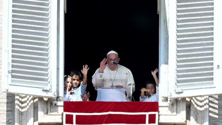 Papa Francisco anuncia reunión con niños del mujndo