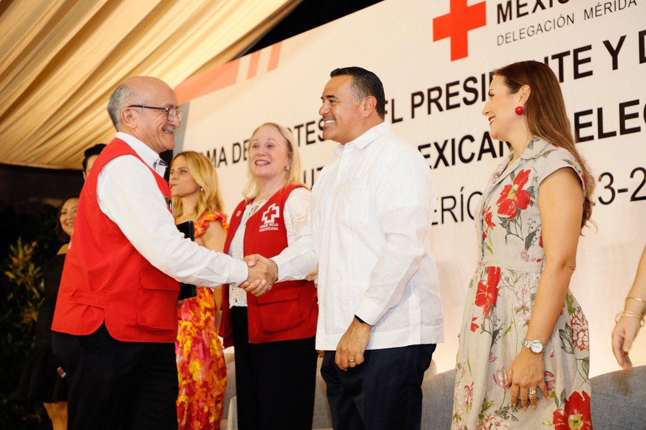 Renán Barrera comprometido con el trabajo de la Cruz Roja Mexicana y continuará laborando con esta noble institución.