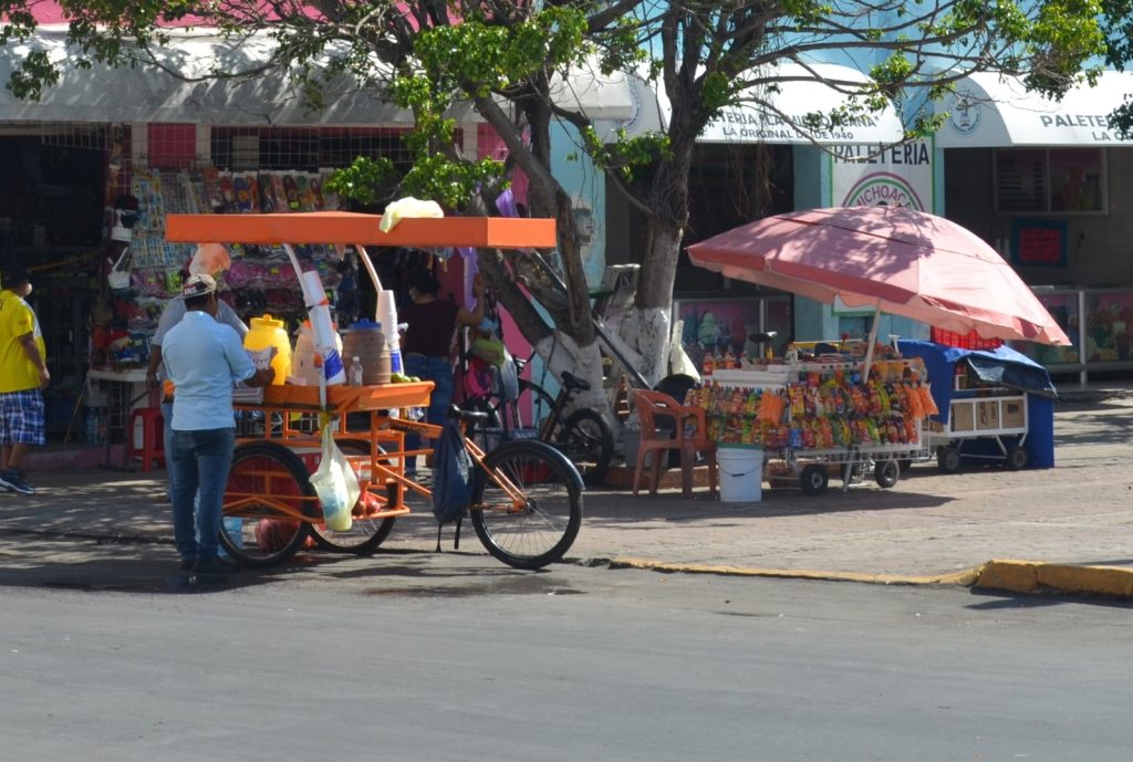 Posible riesgo de salud pública consumir alimentos en vía pública: En Ciudad del Carmen