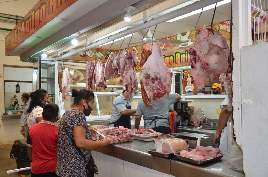 Kekén aduce desabasto de cerdo en pie y canal a matarifes de Ciudad del Carmen
