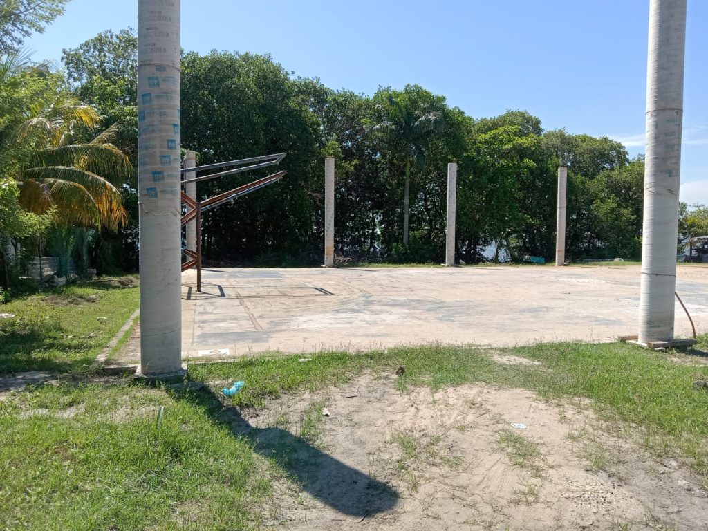 Obra inconclusa en Atasta Pueblo