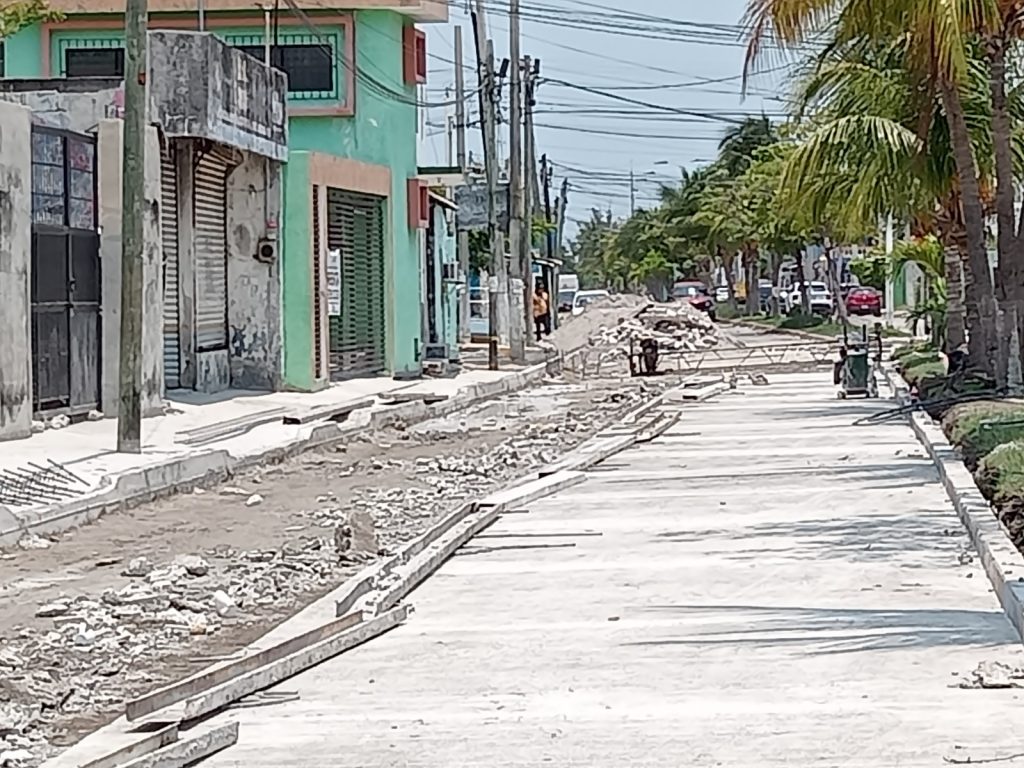 Desciende obras de construcción en la Isla de Carmen