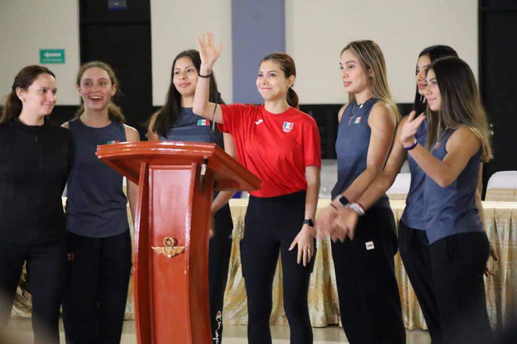 Este vuelo ha sido especialmente significativo para la Península de Yucatán, ya que en él viajaban las destacadas gimnastas yucatecas