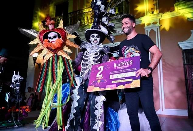 Jolgorio de ánimas y concurso de catrinas y catrines en Ciudad del Carmen