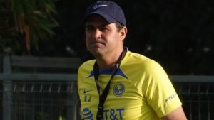 André Jardine enfrentará hoy a su ex equipo y cuerpo técnico.