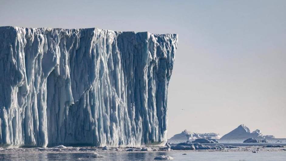 El Iceberg más grande del mundo vuelve a estar en movimiento.