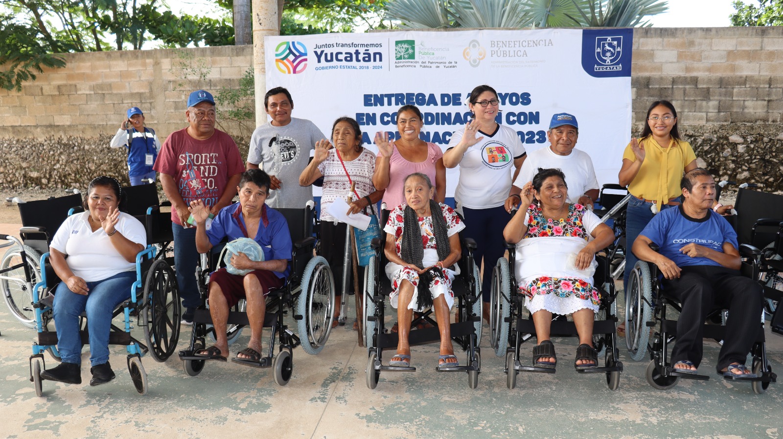 La Beneficencia entrega apoyos de movilidad desde Progreso hasta Buctzotz
