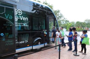 Los usuarios podrán encontrar en estas unidades puertos USB con carga rápida para celular, WiFi y geolocalizador en tiempo real