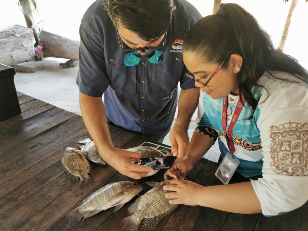 Más de 16 000 000 de pesos se otorgaron a productores acuícolas y pescadores de la Península de Atasta