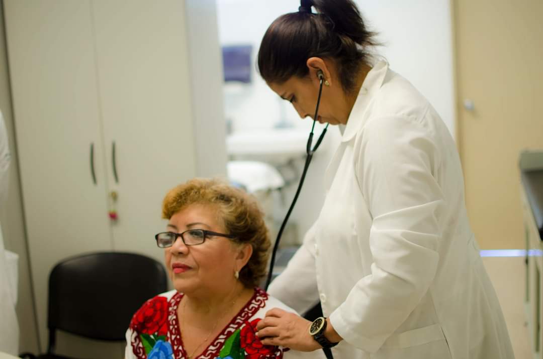 IMSS Yucatán proporciona información sobre la neumonía y la importancia de su detección temprana.