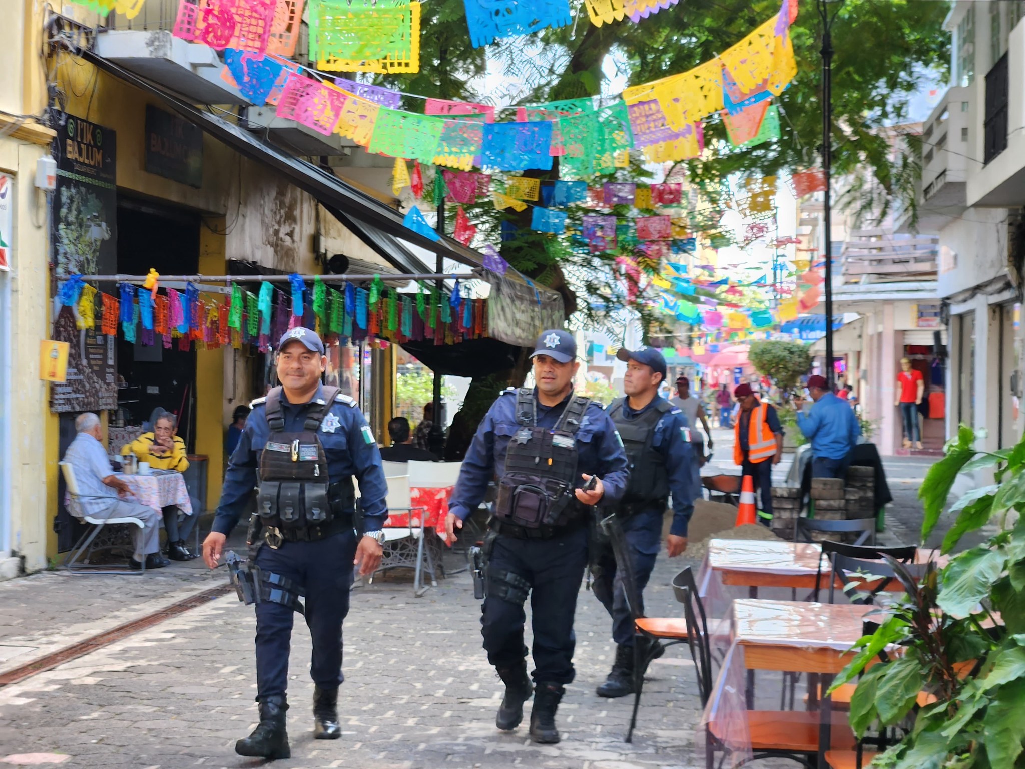 1,500 policías en los principales centros comerciales de Villahermosa