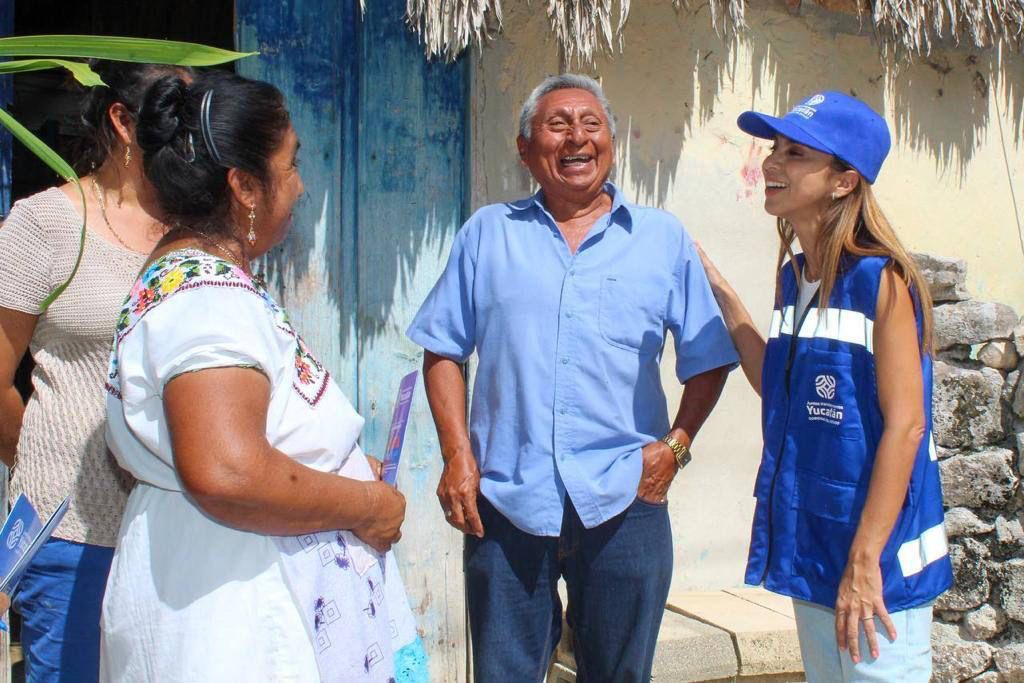 Isabel Rodríguez Heredia impulsa programas de salud y apoyo a madres solteras entre los residentes del interior del estado.