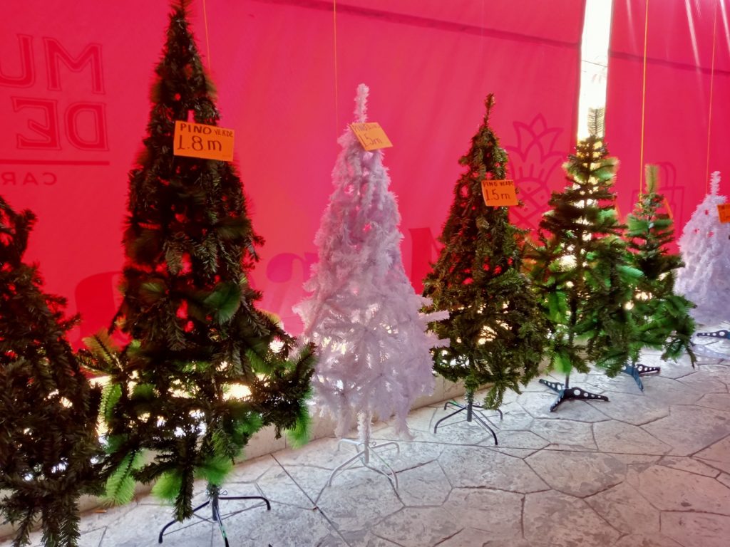Se incrementan ventas de artículos navideños en Ciudad del Carmen