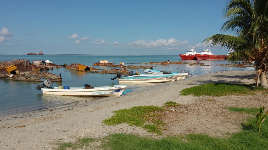 Cementerio de barcos la parte posterior del mercado principal de Ciudad del Carmen