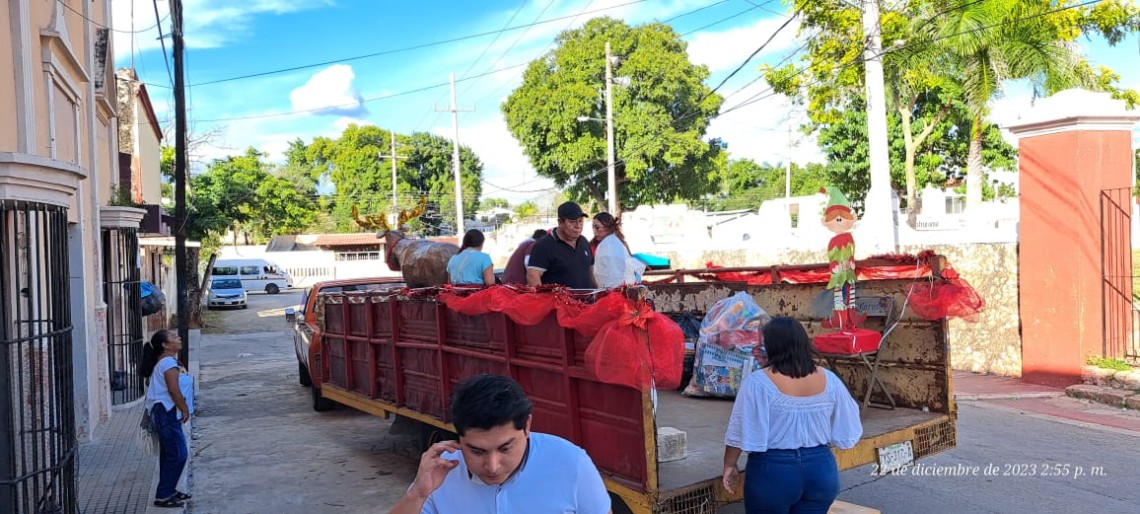 Caravana solidaria de "Juntos Sembrando Yucatán" lleva alegría a miles de niños y familias yucatecas en navidad