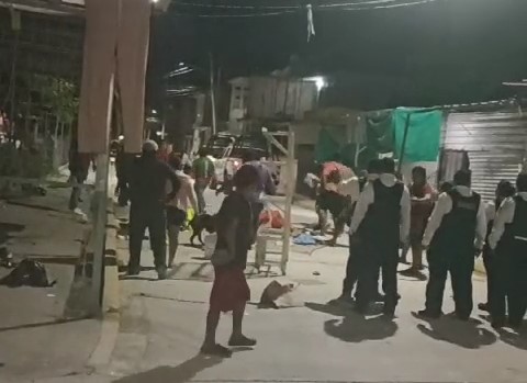 Enfrentamiento entre tianguistas del Chechén con policías: En Ciudad del Carmen