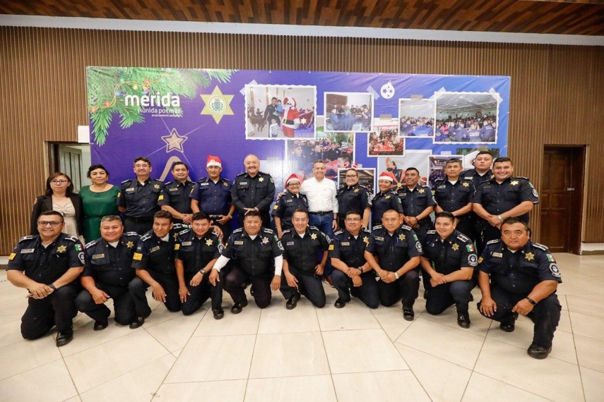 El Alcalde Alejandro Ruz reconoce la eficiente labor de la Policía Municipal de Mérida