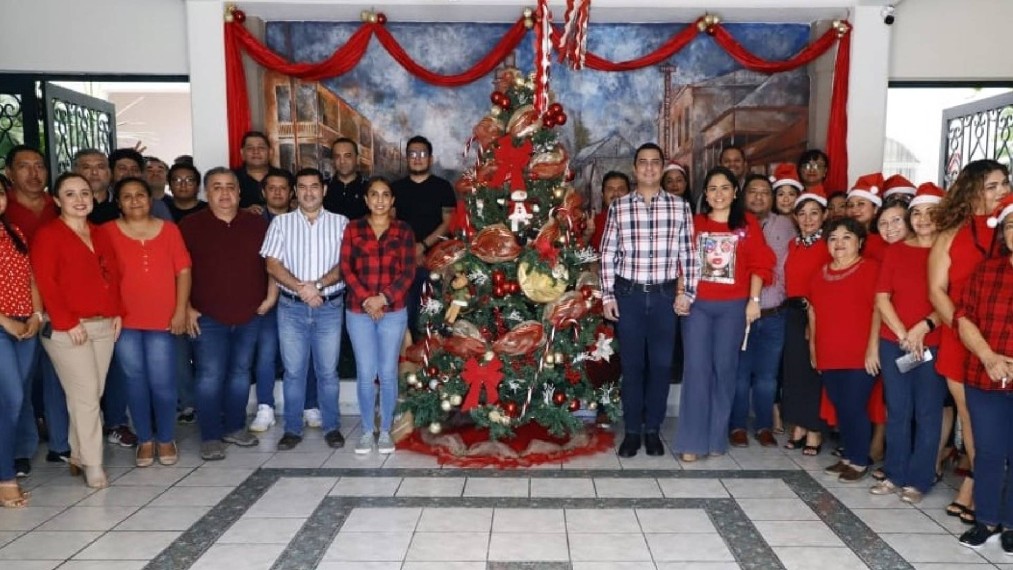 “Educación y desarrollo Quintana Roo”: ¡ICATQR celebra la magia de diciembre!