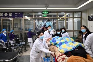 Las autoridades locales de la provincia de Gansu informaron que hay al menos 113 muertos y 530 heridos. 