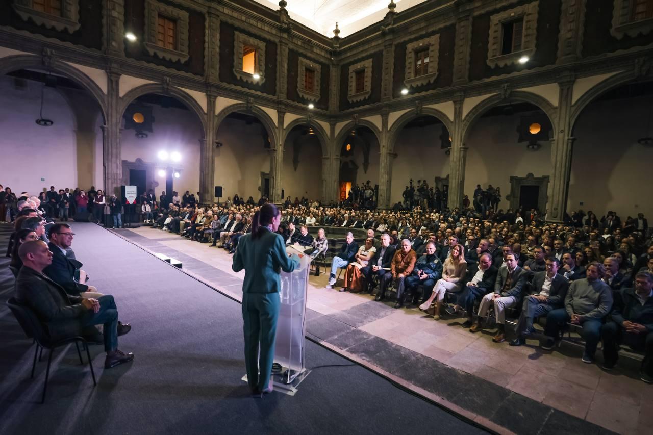 Sheinbaum presenta al equipo de “Diálogos por la Transformación"