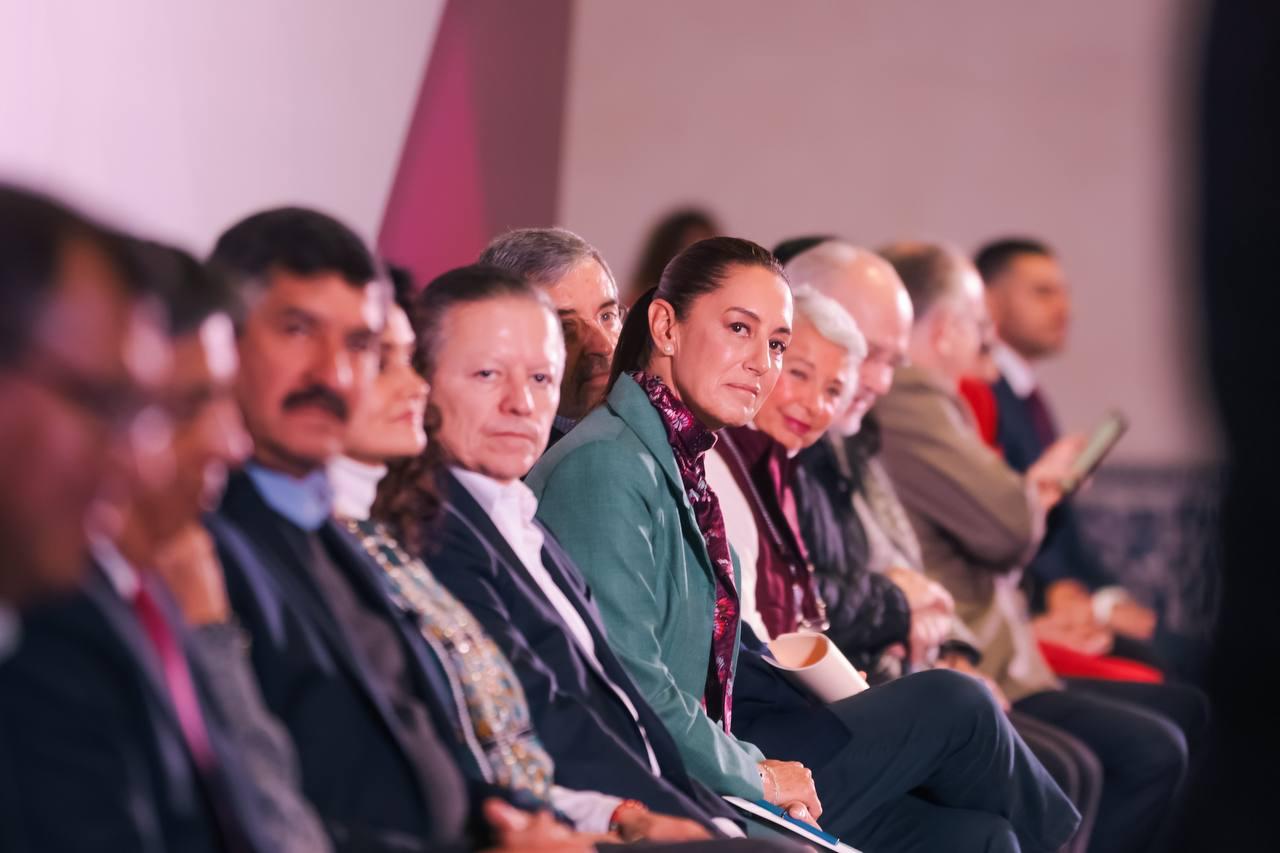 Sheinbaum presenta al equipo de “Diálogos por la Transformación"