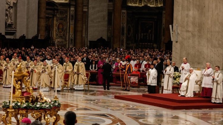 El Papa Francisco celebra la isa de Galoo con el "corazón" de Belén