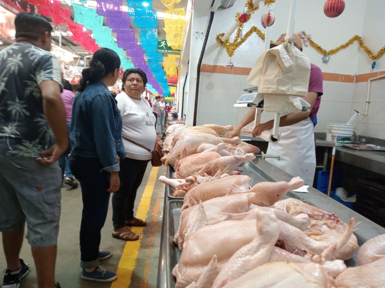 Baja venta de pavos en el mercado de Ciudad del Carmen