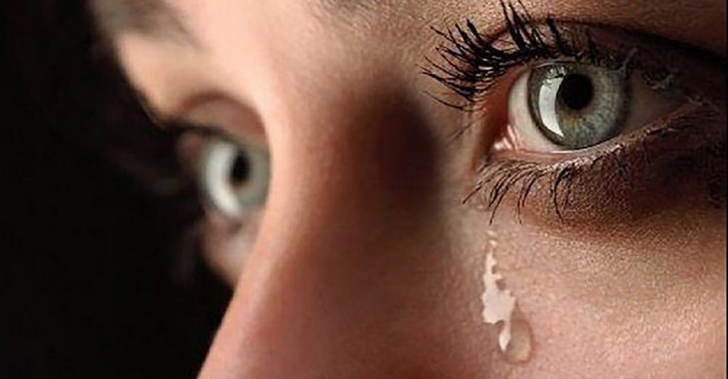Las lágrimas femeninas reducen la agresividad