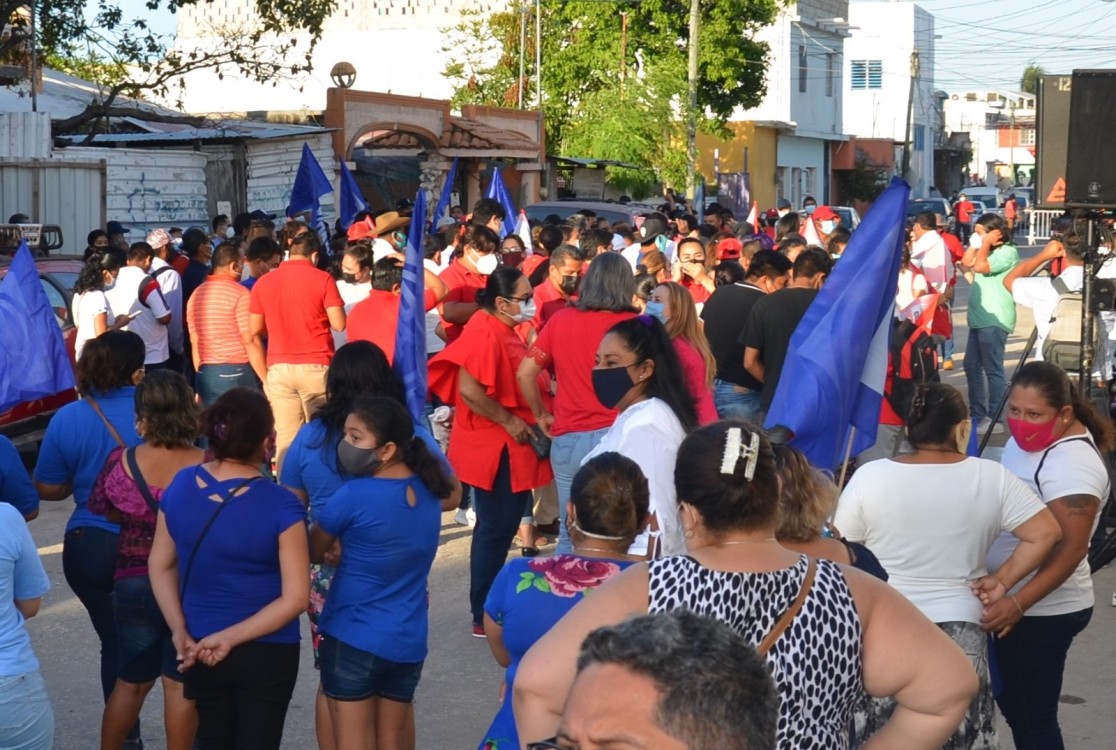Políticos avestruz de Campeche sacan la cabeza bajo la tierra