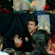 Repudian a Hugo Juárez por usar a la Virgen en su campaña