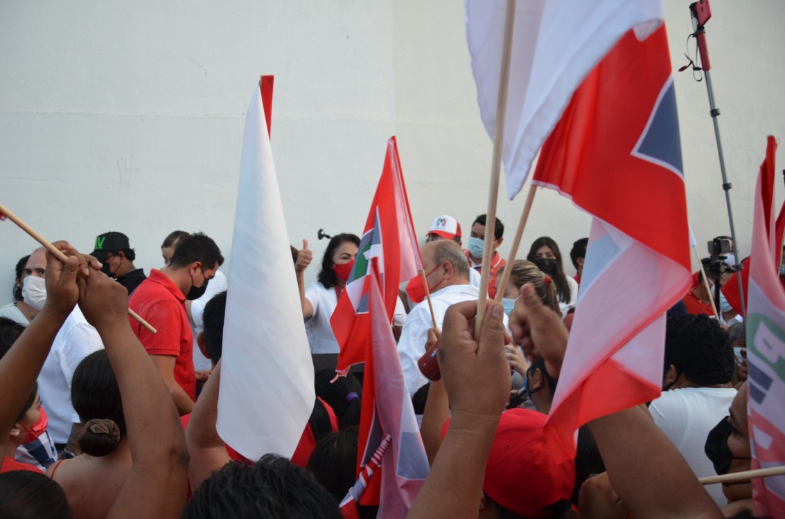 Políticos avestruz de Campeche sacan la cabeza bajo la tierra