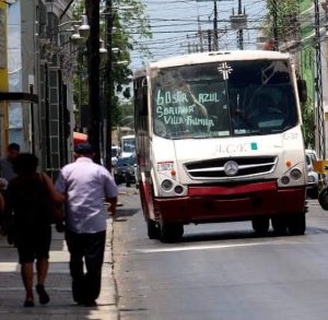 Alianza de Camioneros de Yucatán remata sus camiones, para poder pagar liquidaciones a trabajadores de dicha ruta.