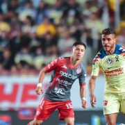 América empata a cero goles con Necaxa en un partido de expulsiones