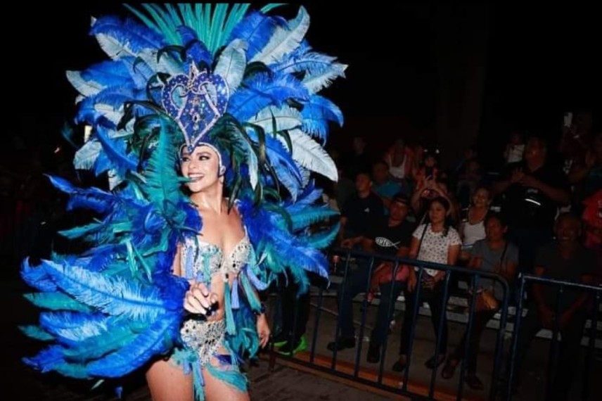 Carnaval de Mérida su historia antes el paseo era desde el Monumento a la Patria hasta el parque de San Juan.