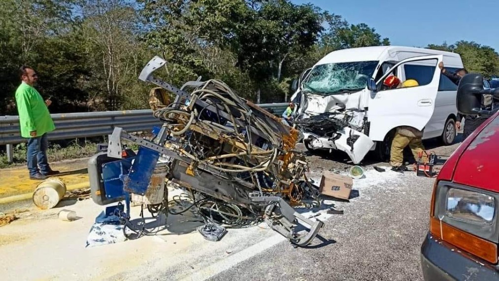 Este incidente generó caos en la transitada vía Mérida-Campeche