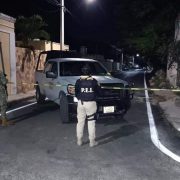 Cateo antidrogas en casas de Conkal como parte de un operativo en conjunto contra el narcomenudeo